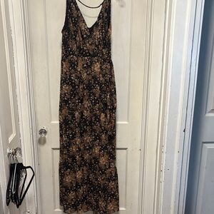 Premier Amour Elegant Black and Brown Floral Maxi Dress 16